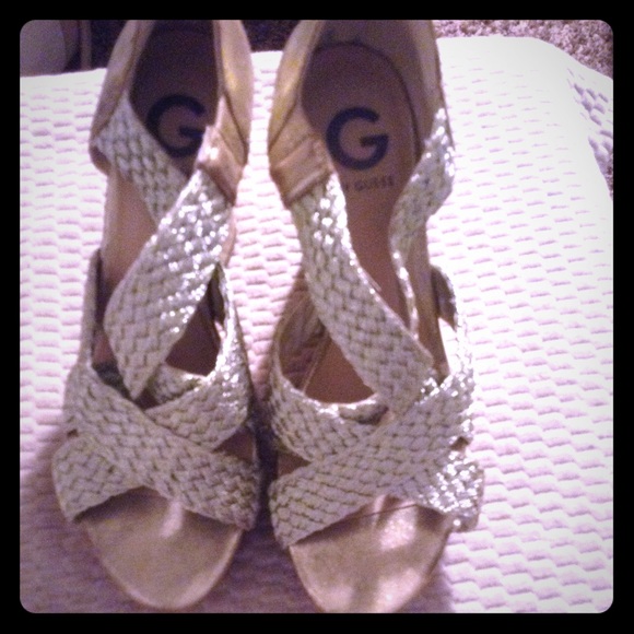 Gold Guess Threaded Braided Wedge - Picture 1 of 4